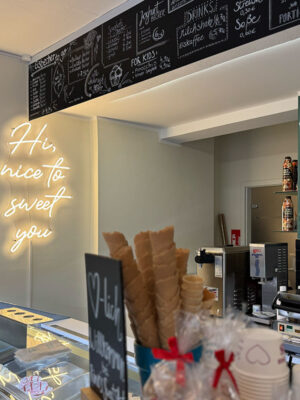 Ladeneinrichtung und Branding Konzept für DaRino umgesetzt von pulseframe